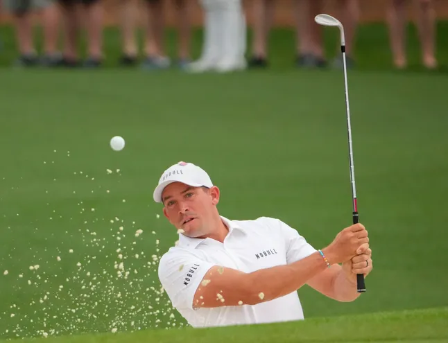 Scott Stallings chips The Masters Tournament