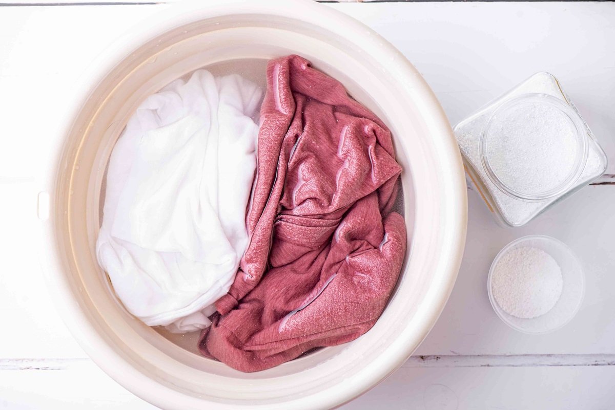 clothes washing in hot water