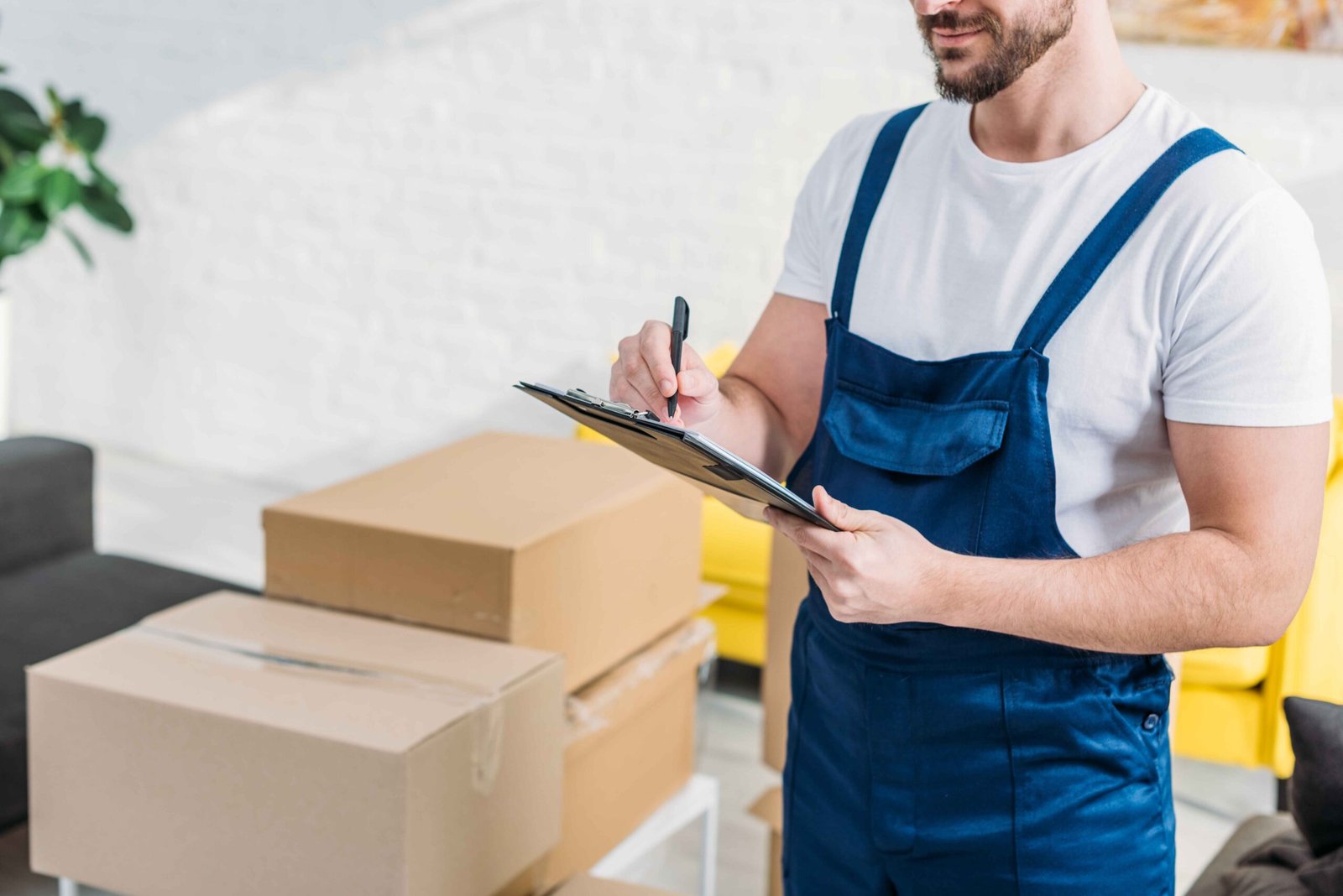 Benefits of Hiring Professional Movers