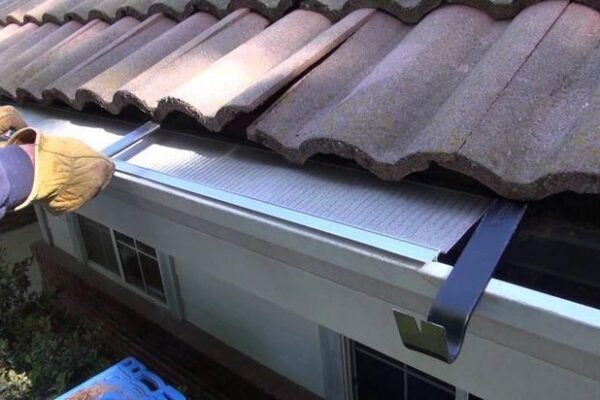 How To install Gutters Attached To a Roof Tile