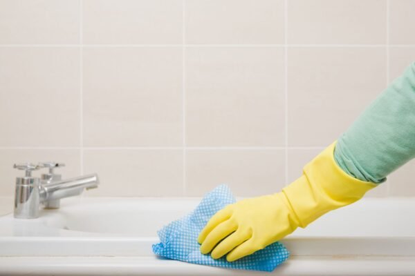 How to Properly Clean and Maintain a Refinished Bathtub