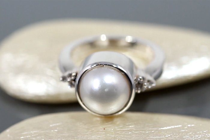 Pearl stone