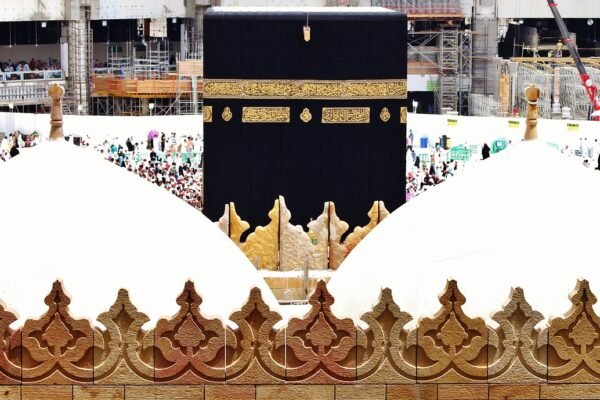 spiritual and social benefits of umrah for muslims