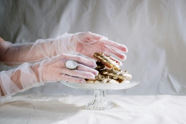 Safety First: What Jewelry Can Food Handlers Wear While Working