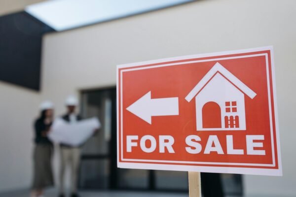 Top Tips and Tricks: How to Sell House Fast on Online Listings