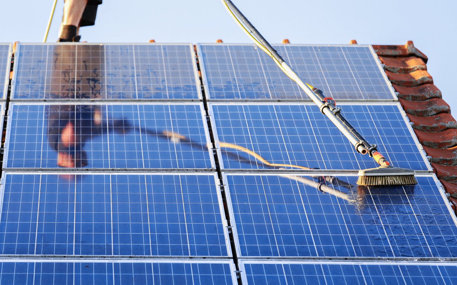 solar panel cleaning company