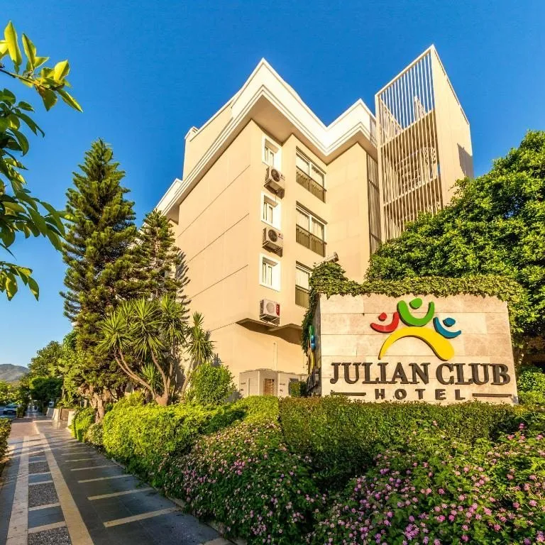 Hotel Julian Chicago