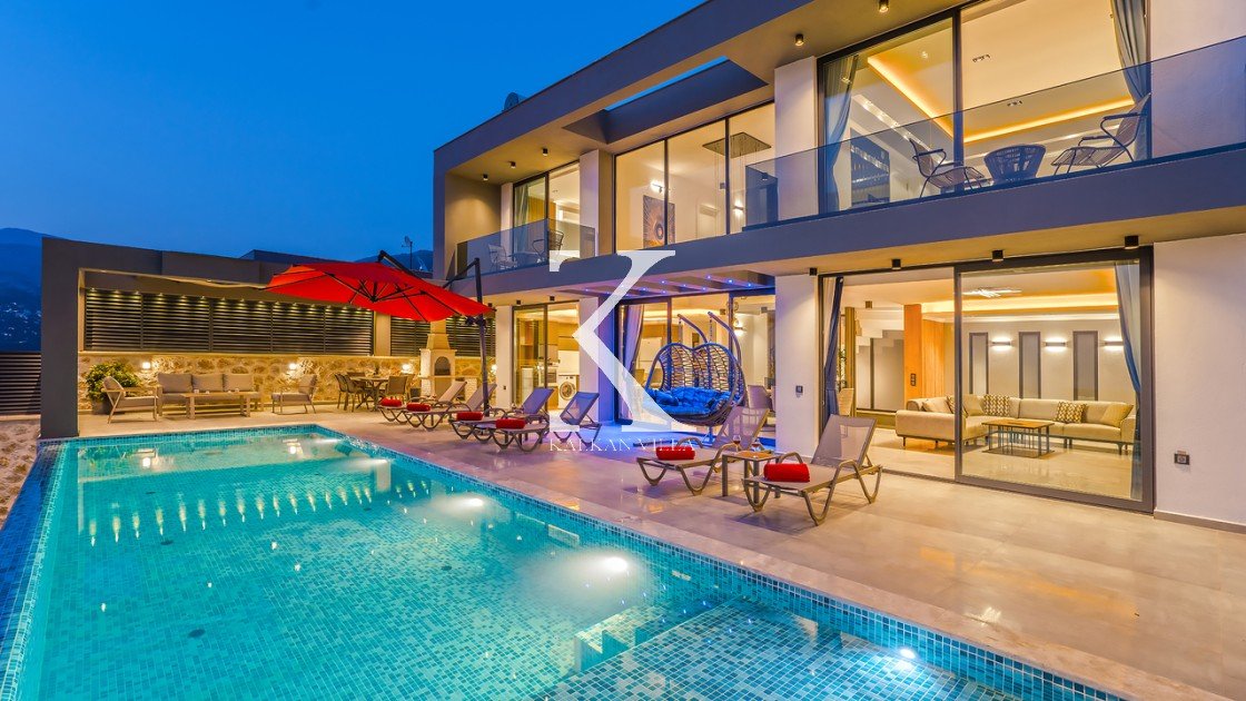 luxury villa rentals​